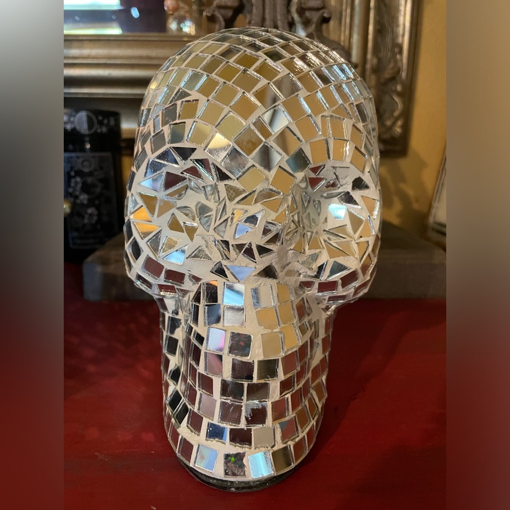 NWOT MOONLIGHT MANOR Mosaic Mirrored “Disco Ball Vibes” Skull Holiday Decor💀🪩